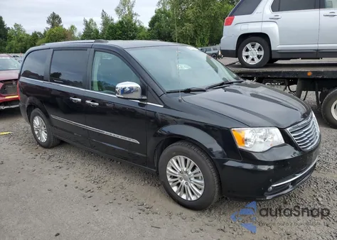 2015 Chrysler Town & Country Limited Platinum z USA, uszkodzony, nr VIN 2C4RC1GG8FR529136